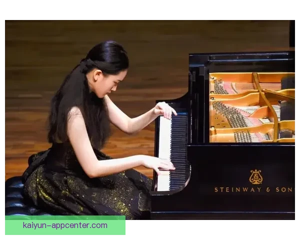 Son 在近期采访中谈及如何应对媒体关注，公开表示保持专注和冷静是关键。